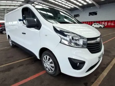 Second-hand Vauxhall Vivaro Sportive 2018 Alb