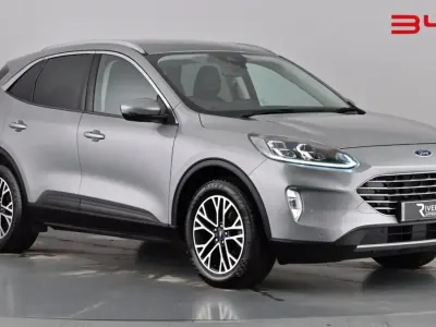 Używany Ford Kuga Titanium 150 KM (110 kW) 2021 Srebrny SUV