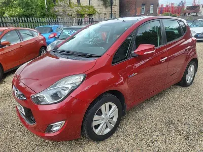 Used Hyundai ix20 Style 89 HP (65 kW) 2011 Red Hatchback