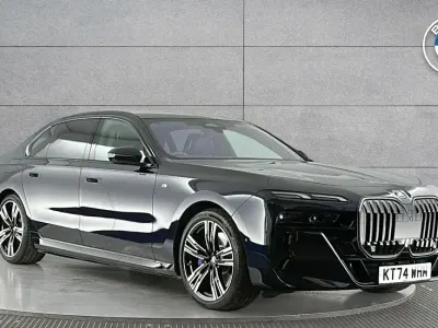 Usado BMW 750e M Sport 482 CV (354 kW) 2025 Negro Berlina