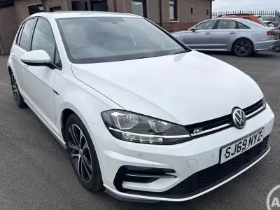 Begagnad VW Golf VII R-line 150 HK (110 kW) 2019 Vit Halvkombi