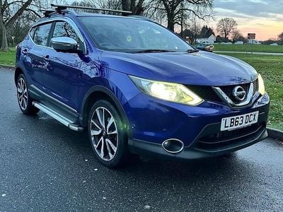 Blue Used 2014 Nissan Qashqai Tekna SUV | £4,850 (Good price)