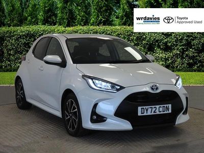 Used Toyota Yaris Hybrid Design 116 HP (85 kW) 2022 White Hatchback