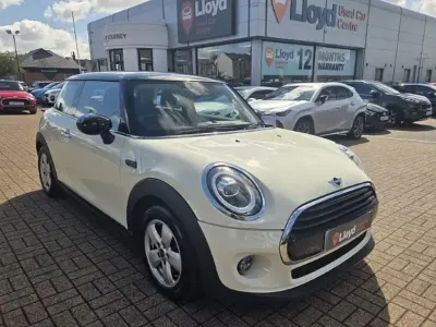 Used Mini Cooper Classic 134 HP (98 kW) 2019 White Hatchback