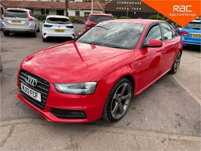 Begagnad Audi A4 Black Edition 177 HK (130 kW) 2013 Röd Sedan