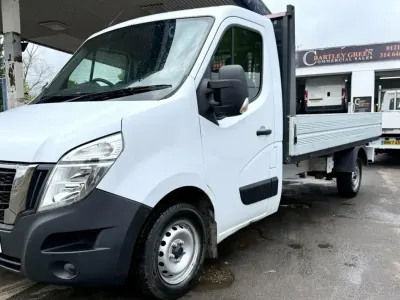 Usado Nissan NV400 Acenta 135 HP (99 kW) 2020 Branco Van