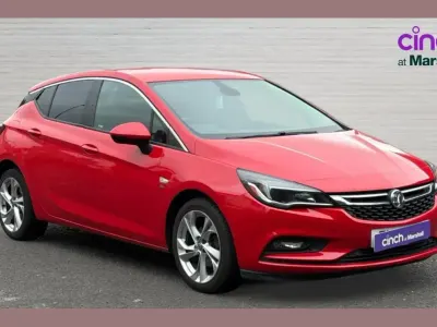Used Vauxhall Astra Elite 105 HP (77 kW) 2017 Red Hatchback