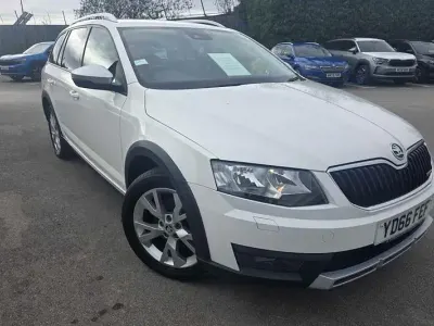 Used Skoda Octavia Scout 4x4 135 HP (99 kW) 2016 White Estate