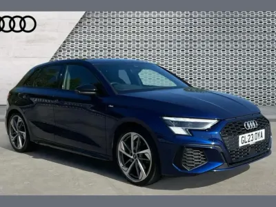 Begagnad Audi A3 Comfort 150 HK (110 kW) 2023 Blå Sedan