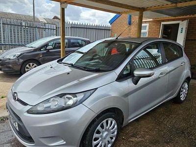 Used Ford Fiesta 70 HP (51 kW) 2012 Silver Hatchback