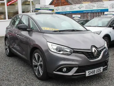 Usado Renault Scénic IV Dynamique 130 HP (95 kW) 2018 Cinzento Monovolume