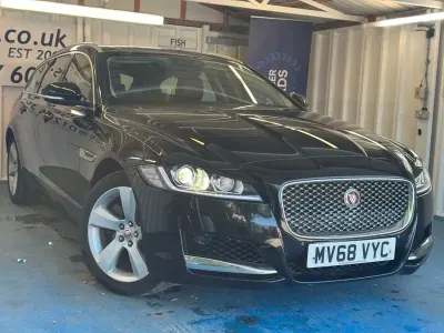 Used Jaguar XF Sportbrake Portfolio 250 HP (183 kW) 2018 Black Estate