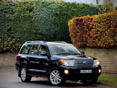Used Toyota Land Cruiser 268 HP (197 kW) 2013 Black Estate