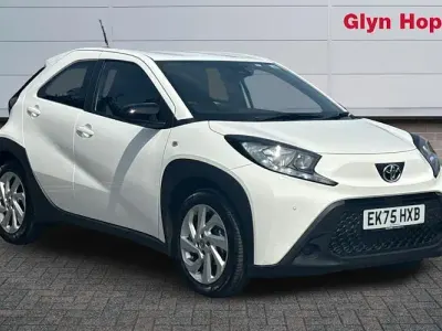 Used Toyota Aygo X PURE 72 HP (52 kW) 2025 White SUV