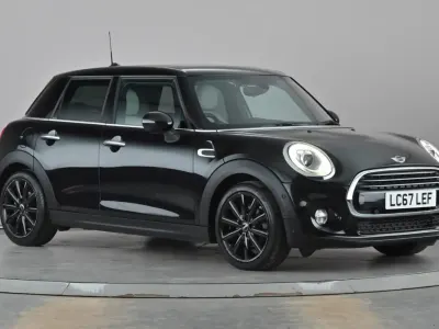 Używany Mini Cooper Hatch 136 KM (100 kW) 2017 Czarny Hatchback
