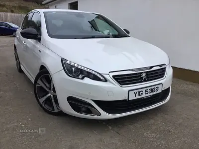 Used Peugeot 308 GT-line 120 HP (88 kW) 2017 White Hatchback