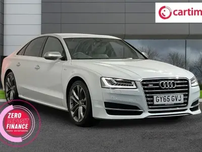 Usado Audi S8 Advanced 520 CV (382 kW) 2015 Blanco Berlina