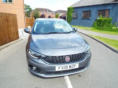 Begagnad Fiat Tipo Easy Plus 120 HK (88 kW) 2019 Grå Halvkombi