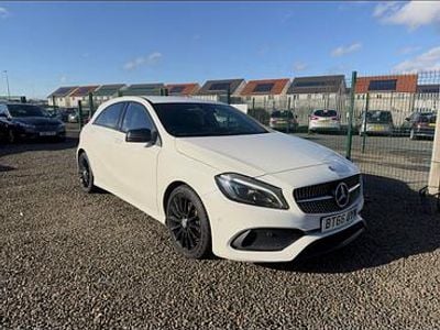 Käytetty Mercedes A200 AMG Line Premium 2016 Valkoinen Viistoperä