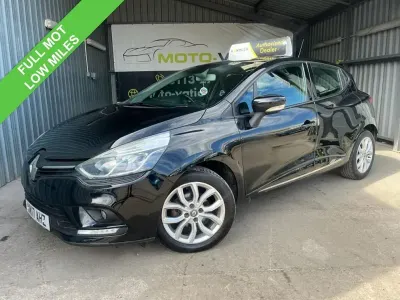 Used Renault Clio Dynamique 75 HP (55 kW) 2017 Black Hatchback
