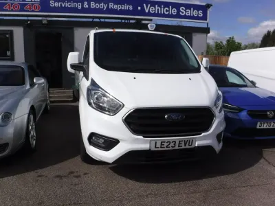 Käytetty Ford Transit Custom Limited 130 HP (95 kW) 2023 Valkoinen Van