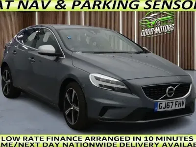 Begagnad Volvo V40 R-Design 122 HK (89 kW) 2019 Halvkombi