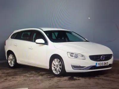 Usado Volvo V60 SE Lux 2015 Blanco Familiar