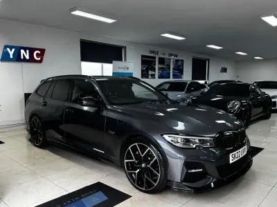 Usado BMW 330e M Sport 288 HP (211 kW) 2022 Cinzento Carrinha