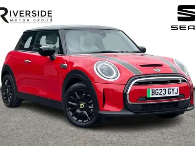 Used Mini Cooper SE Level 3 135 kW (184 HP) 2023 Red Hatchback