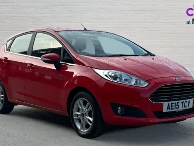 Used Ford Fiesta Zetec 82 HP (60 kW) 2015 Race red Hatchback