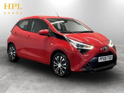 Usado Toyota Aygo X-play 72 HP (52 kW) 2020 Vermelho Citadino