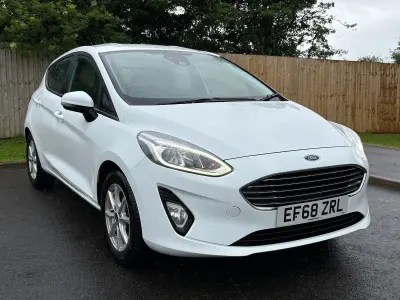 Used Ford Fiesta Zetec 85 HP (62 kW) 2018 White Hatchback