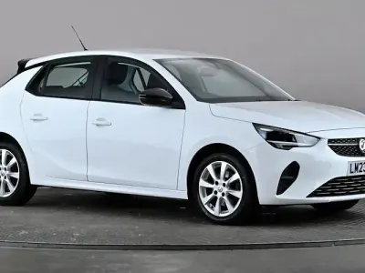 Used Vauxhall Corsa Design Edition 101 HP (74 kW) 2023 White Hatchback