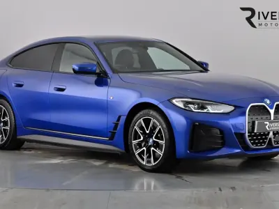 Usado BMW i4 M Sport 250 kW (340 CV) 2022 Azul Berlina