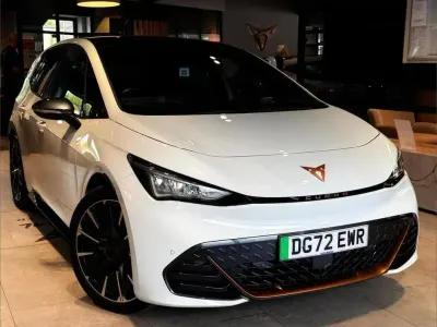 Usado Cupra Born e-Boost 169 kW (230 CV) 2022 Blanco Utilitario