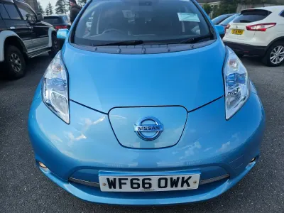 Used Nissan Leaf Tekna 80 kW (109 HP) 2016 Blue Hatchback