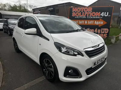 Used Peugeot 108 Allure 82 HP (60 kW) 2017 White Hatchback