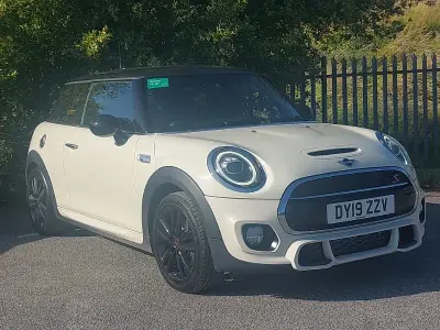 Used Mini Cooper S Sport 192 HP (141 kW) 2019 White Hatchback