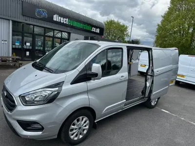 Usado Ford Transit Custom Limited 130 HP (95 kW) 2022 Prateado Van