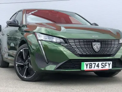Used Peugeot e-308 Allure 114 kW (156 HP) 2024 Green Hatchback