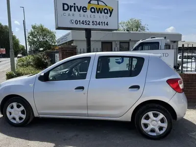 Używany Dacia Sandero Ambiance 73 KM (53 kW) 2015