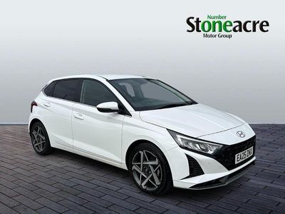 Używany Hyundai i20 Premium 100 KM (73 kW) 2025 Biały Hatchback