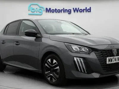 Used Peugeot 208 Allure 101 HP (74 kW) 2024 Grey Hatchback