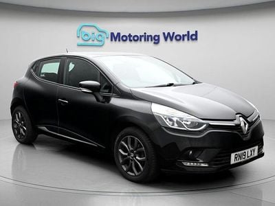 Used Renault Clio IV Play 76 HP (55 kW) 2019 Black Hatchback