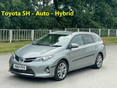 Used Toyota Auris Hybrid