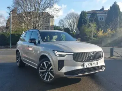 Usado Volvo XC90 Plus 247 HP (181 kW) 2025 SUV