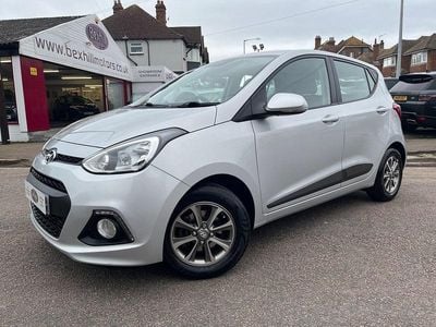 Used Hyundai i10 Premium 87 HP (63 kW) 2015 Silver Hatchback