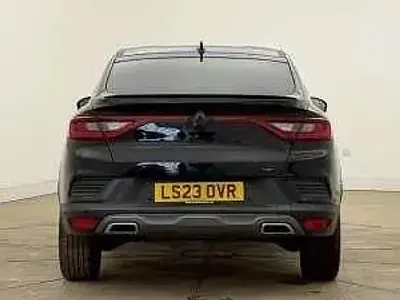 Begagnad Renault Arkana Engineered 142 HK (104 kW) 2023 Svart SUV