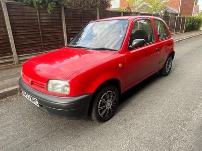 Used Nissan Micra 54 HP (39 kW) 1995 Red Hatchback