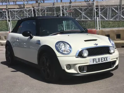 Begagnad Mini Cooper S Cabriolet 184 HK (135 kW) 2011 Vit Cab